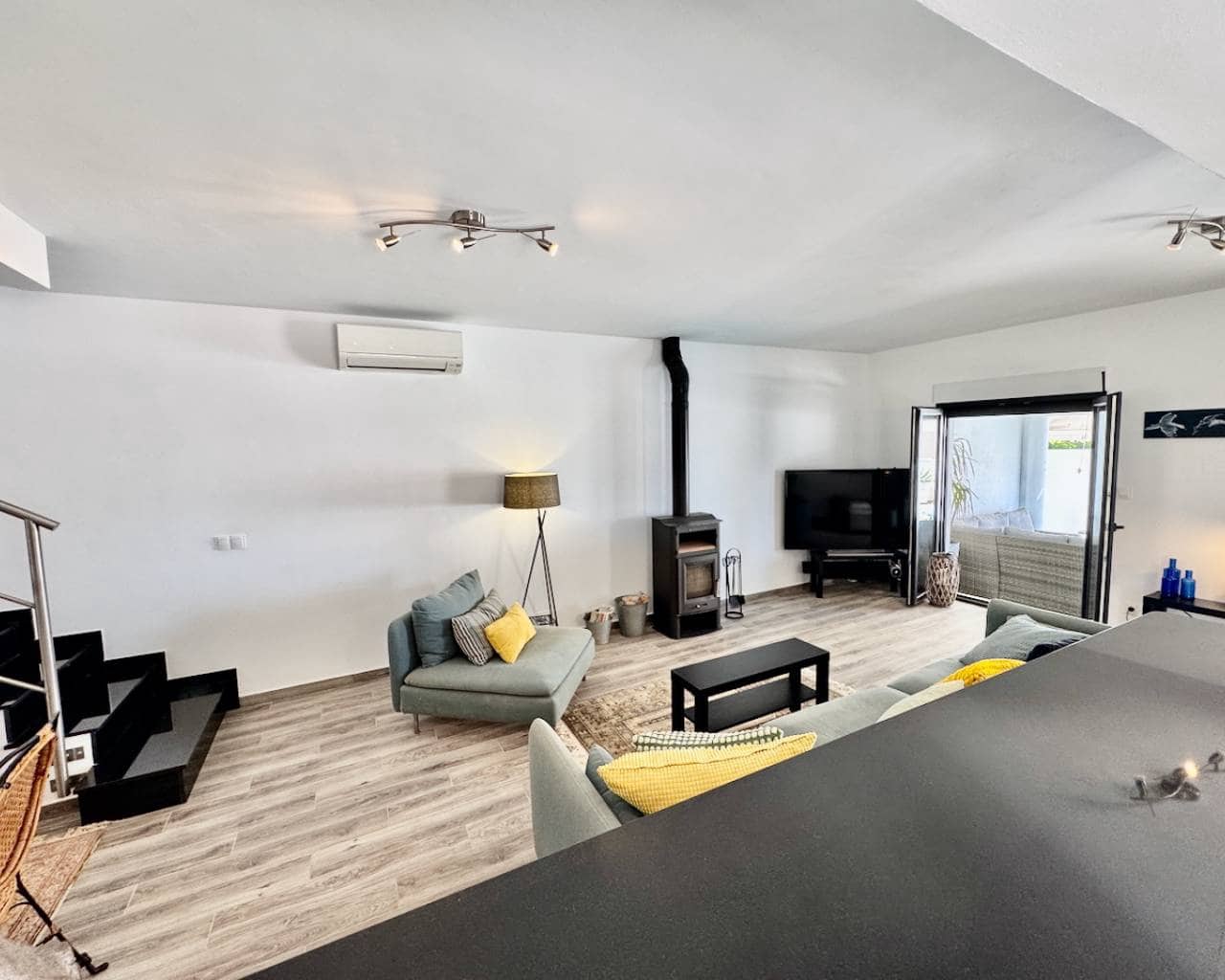 3 bedroom Villa for sale in Punta Prima with pool garage - € 750,000 (Ref: 9221604)