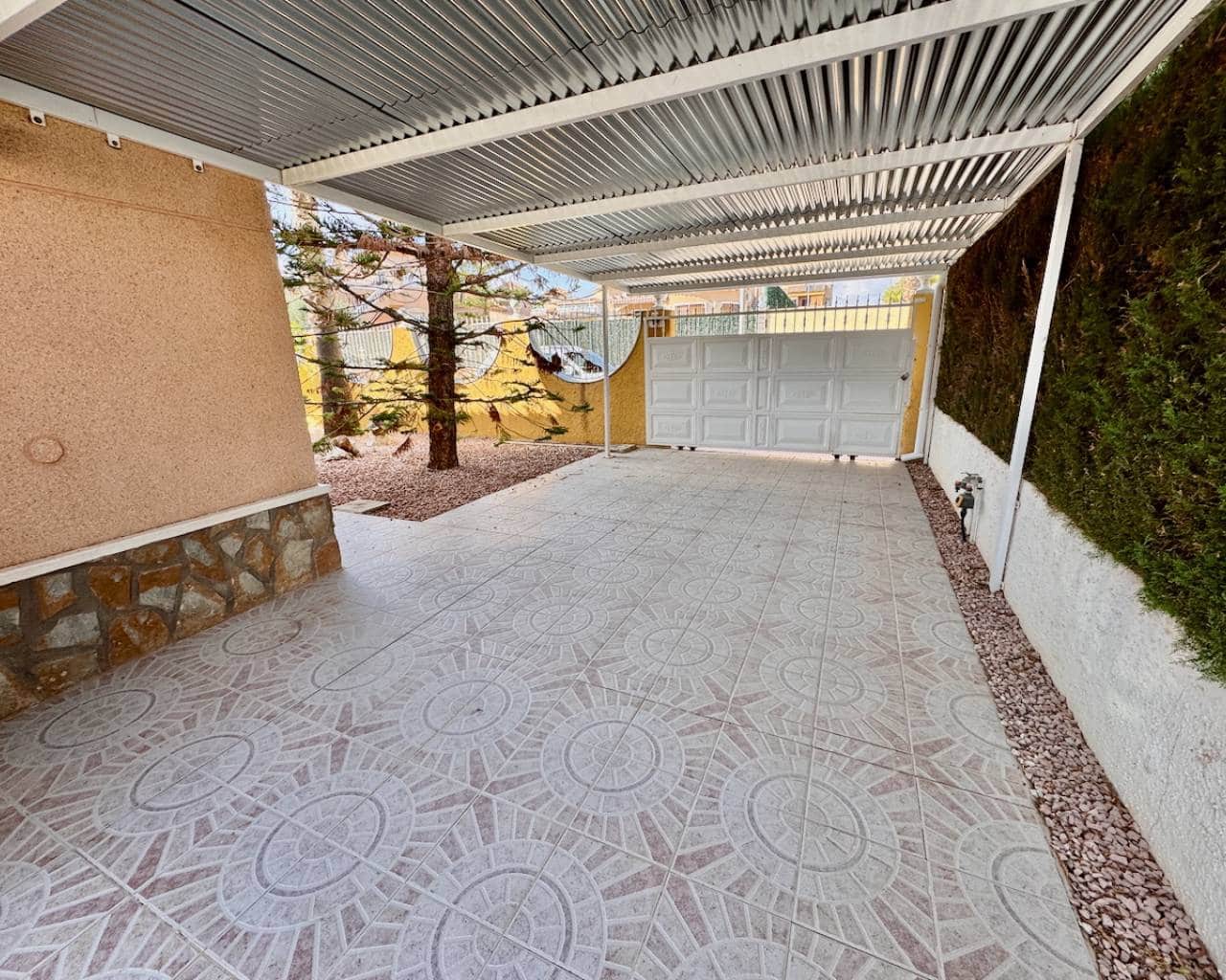 5 soveværelse Villa til salg i Benferri med swimmingpool garage - € 350.000 (Ref: 9283024)