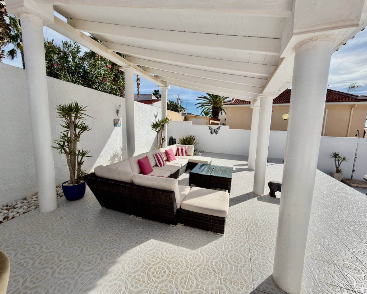 4 bedroom Villa for sale in Ciudad Quesada with pool garage - € 485,000 (Ref: 9378378)