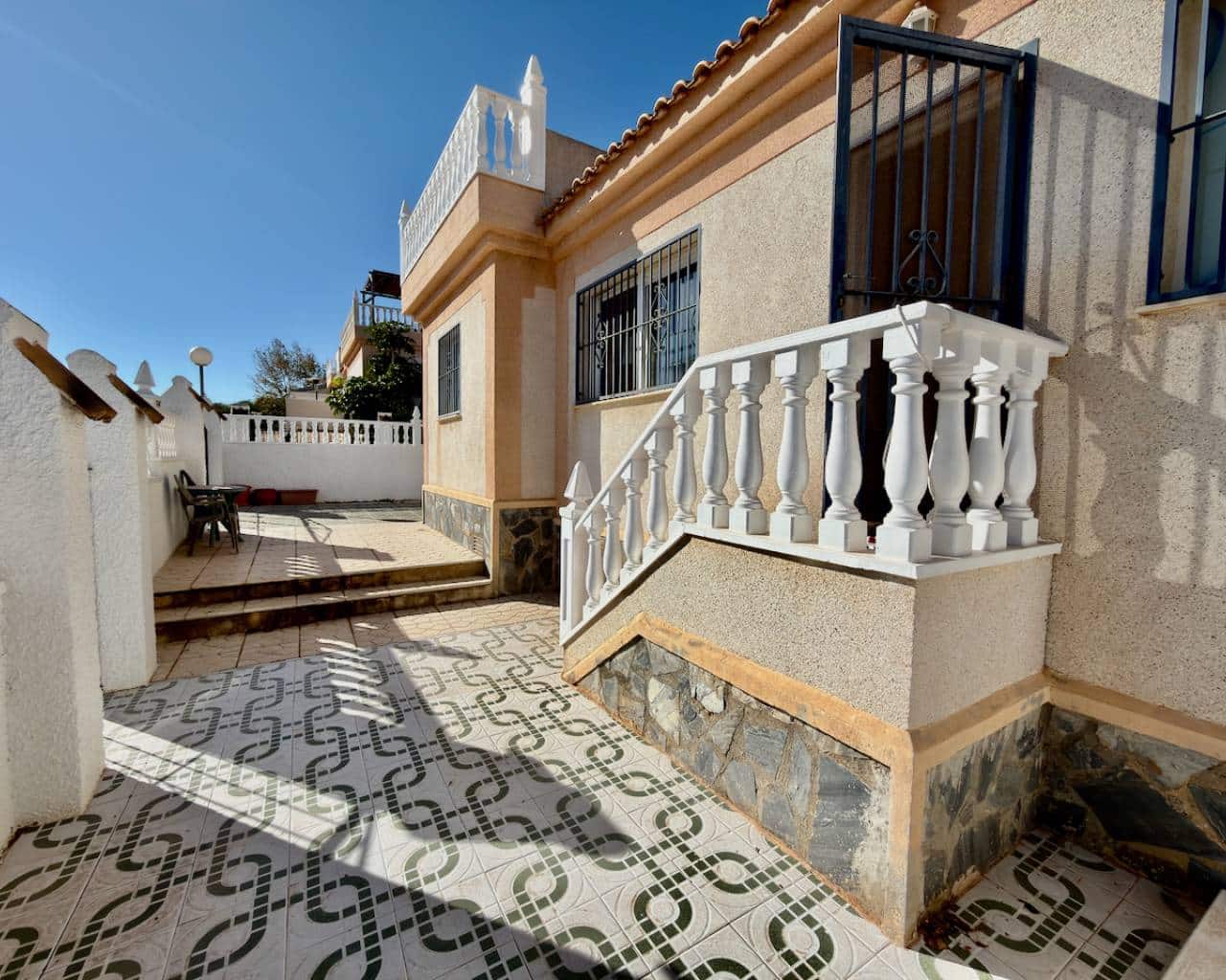 Chalet de 3 habitaciones en Ciudad Quesada en venta con piscina garaje - 200.000 € (Ref: 9396702)