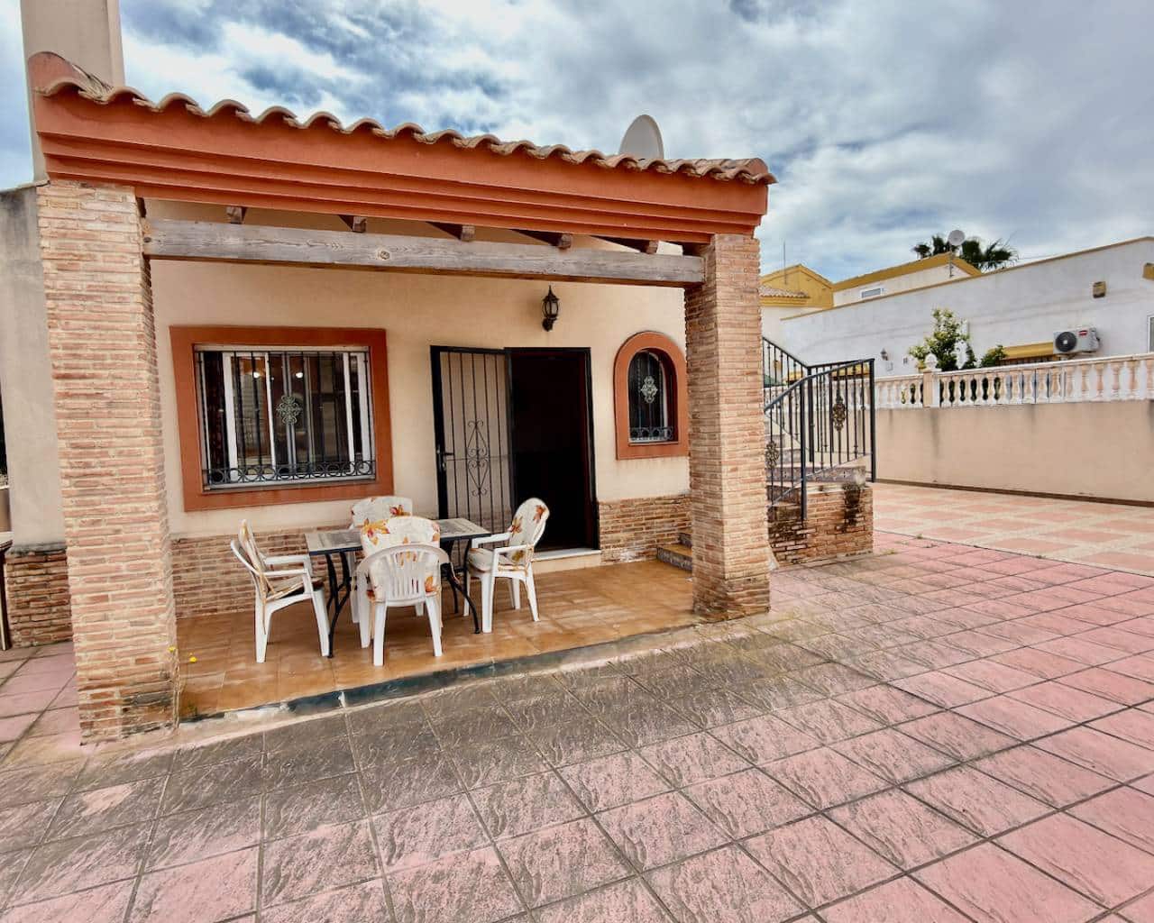 2 Zimmer Villa zu verkaufen in Guardamar del Segura mit Pool Garage - 180.000 € (Ref: 9414930)