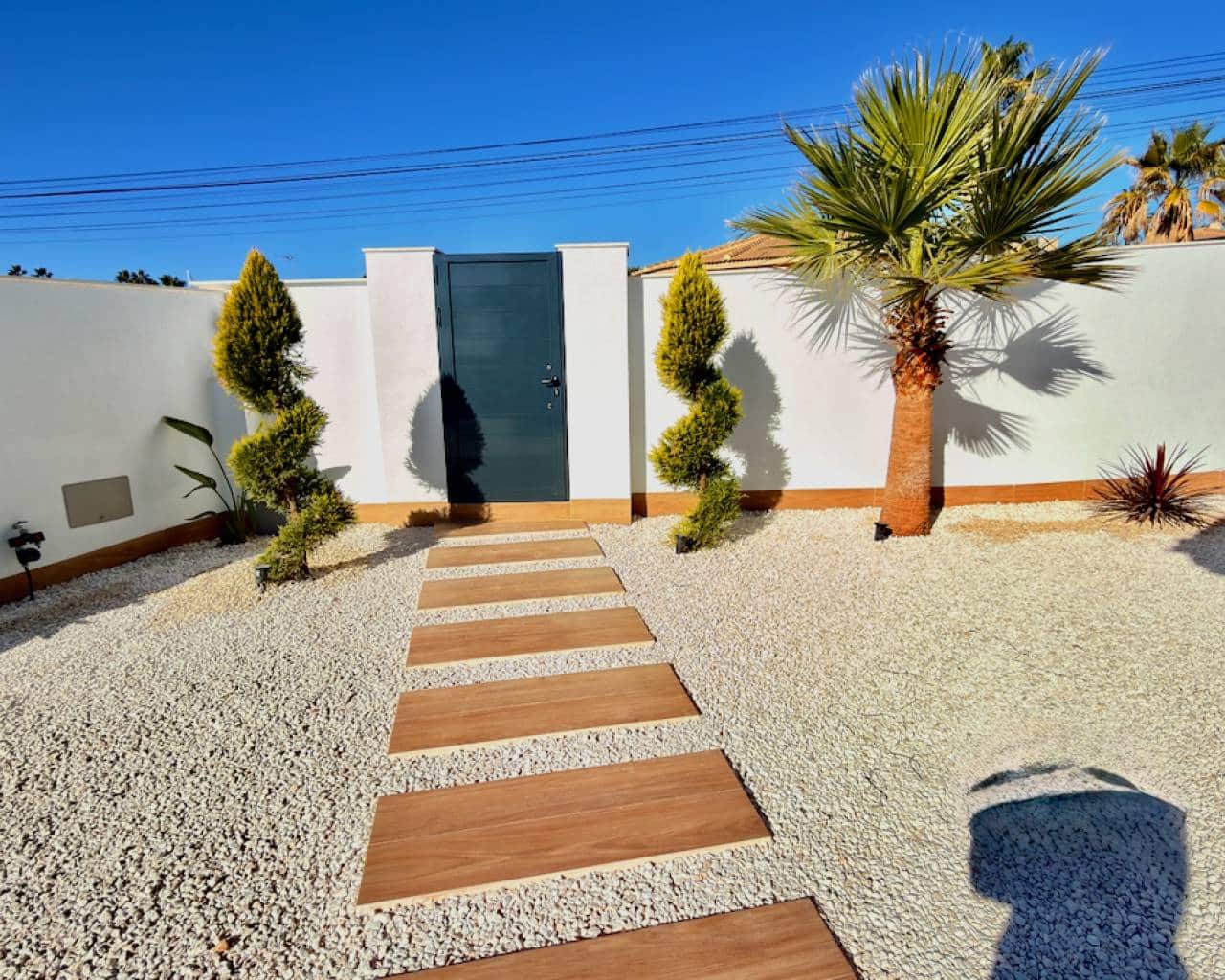 4 bedroom Villa for sale in Ciudad Quesada with pool garage - € 799,000 (Ref: 9428696)