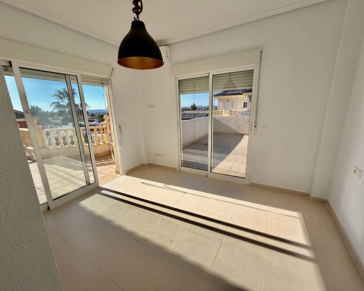 5 bedroom Villa for sale in Ciudad Quesada with pool garage - € 550,000 (Ref: 9432009)