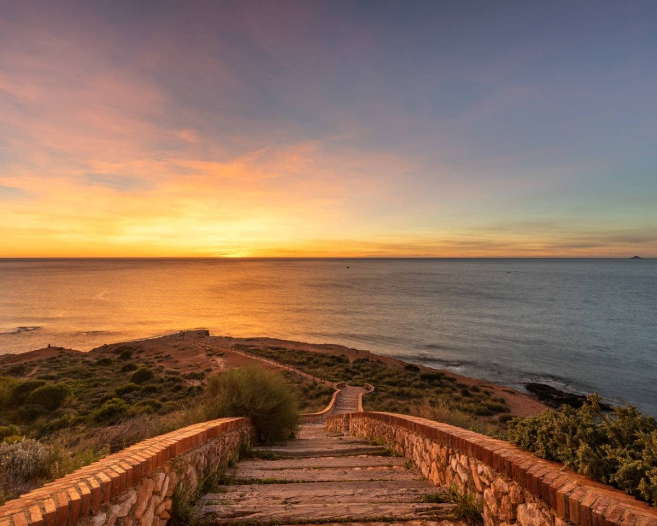 2 soverom Leilighet til salgs i Cabo Roig med svømmebasseng garasje - € 375 000 (Ref: 9443649)