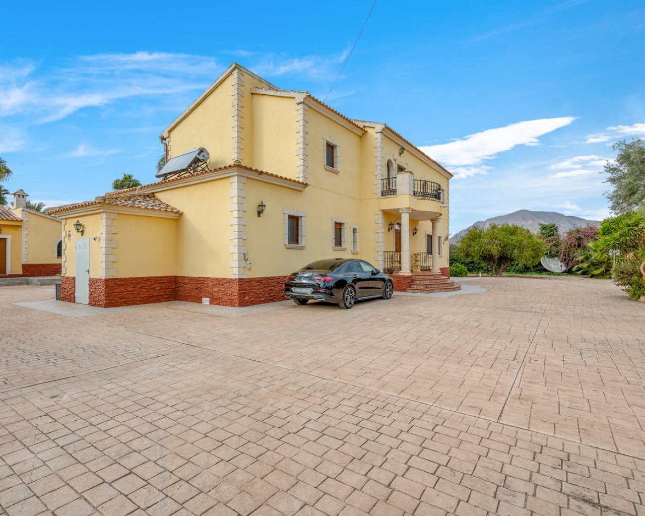 4 soverom Villa til salgs i Orihuela med svømmebasseng garasje - € 850 000 (Ref: 9506248)