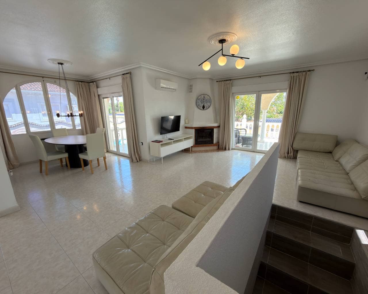 4 bedroom Villa for sale in Ciudad Quesada with pool garage - € 585,000 (Ref: 9827782)