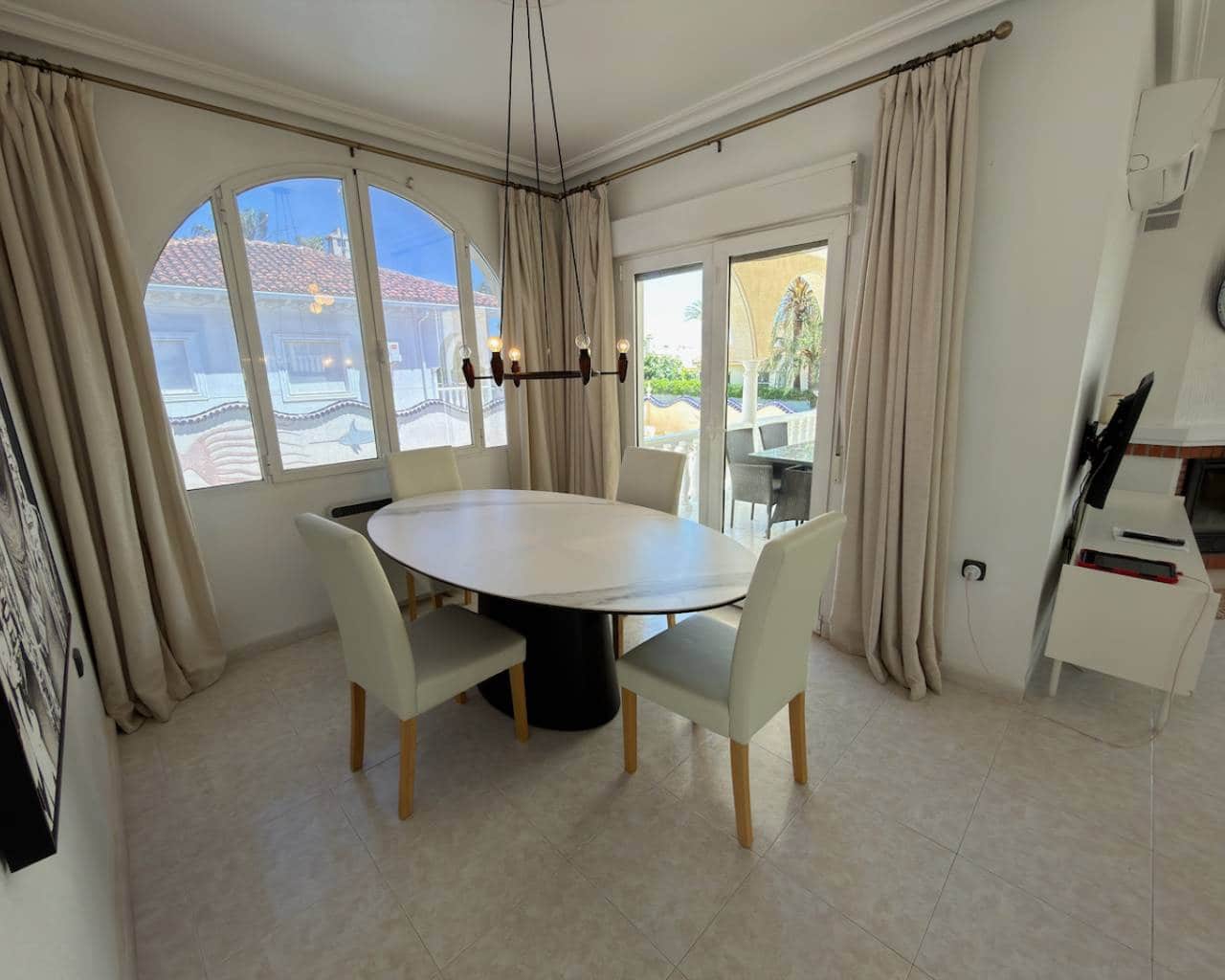 4 bedroom Villa for sale in Ciudad Quesada with pool garage - € 585,000 (Ref: 9827782)