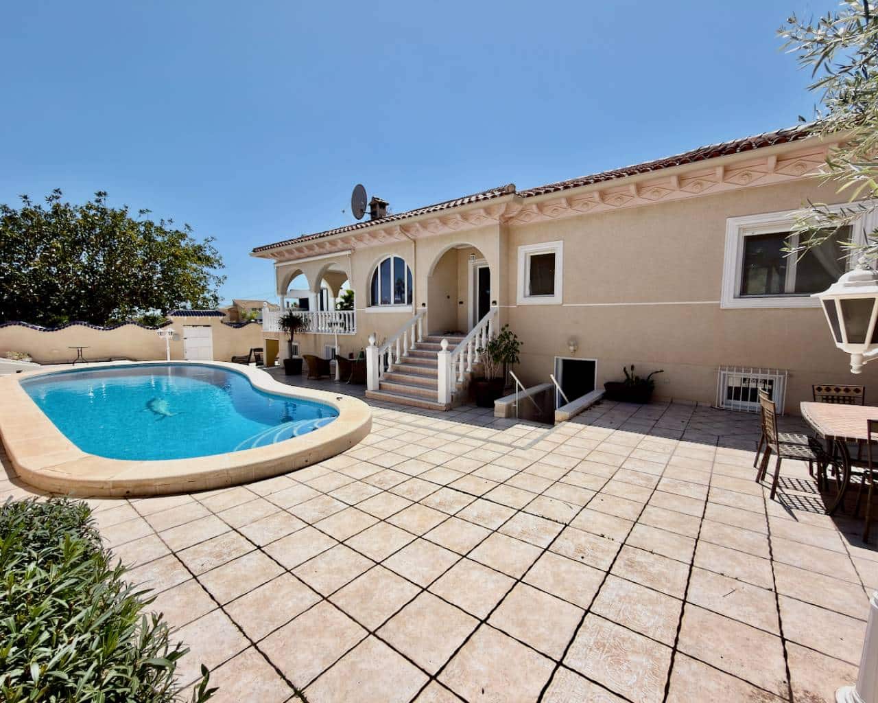 4 bedroom Villa for sale in Ciudad Quesada with pool garage - € 585,000 (Ref: 9827782)