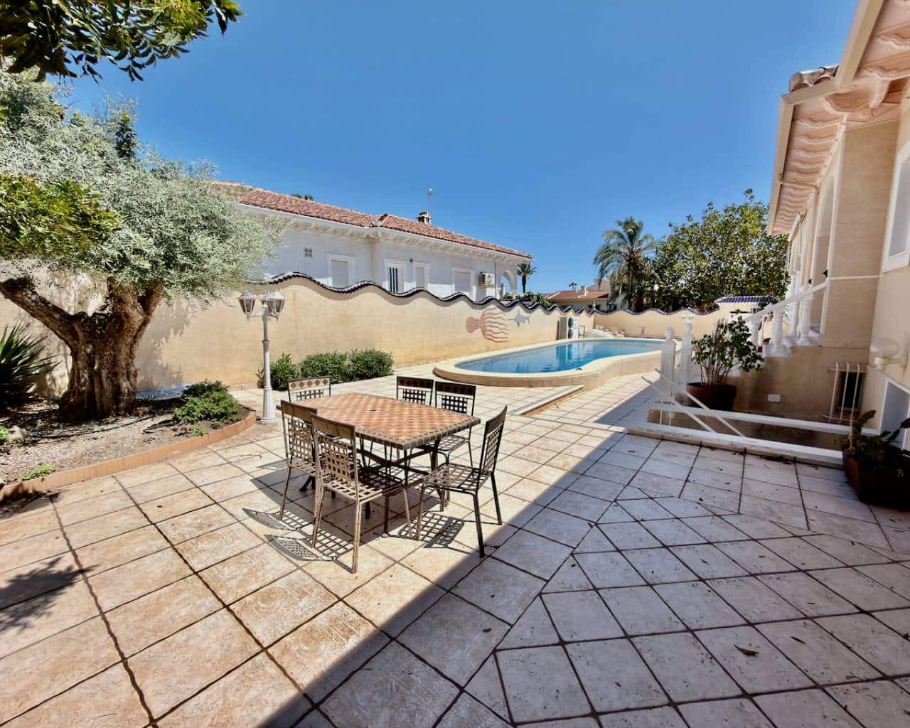 4 bedroom Villa for sale in Ciudad Quesada with pool garage - € 585,000 (Ref: 9827782)