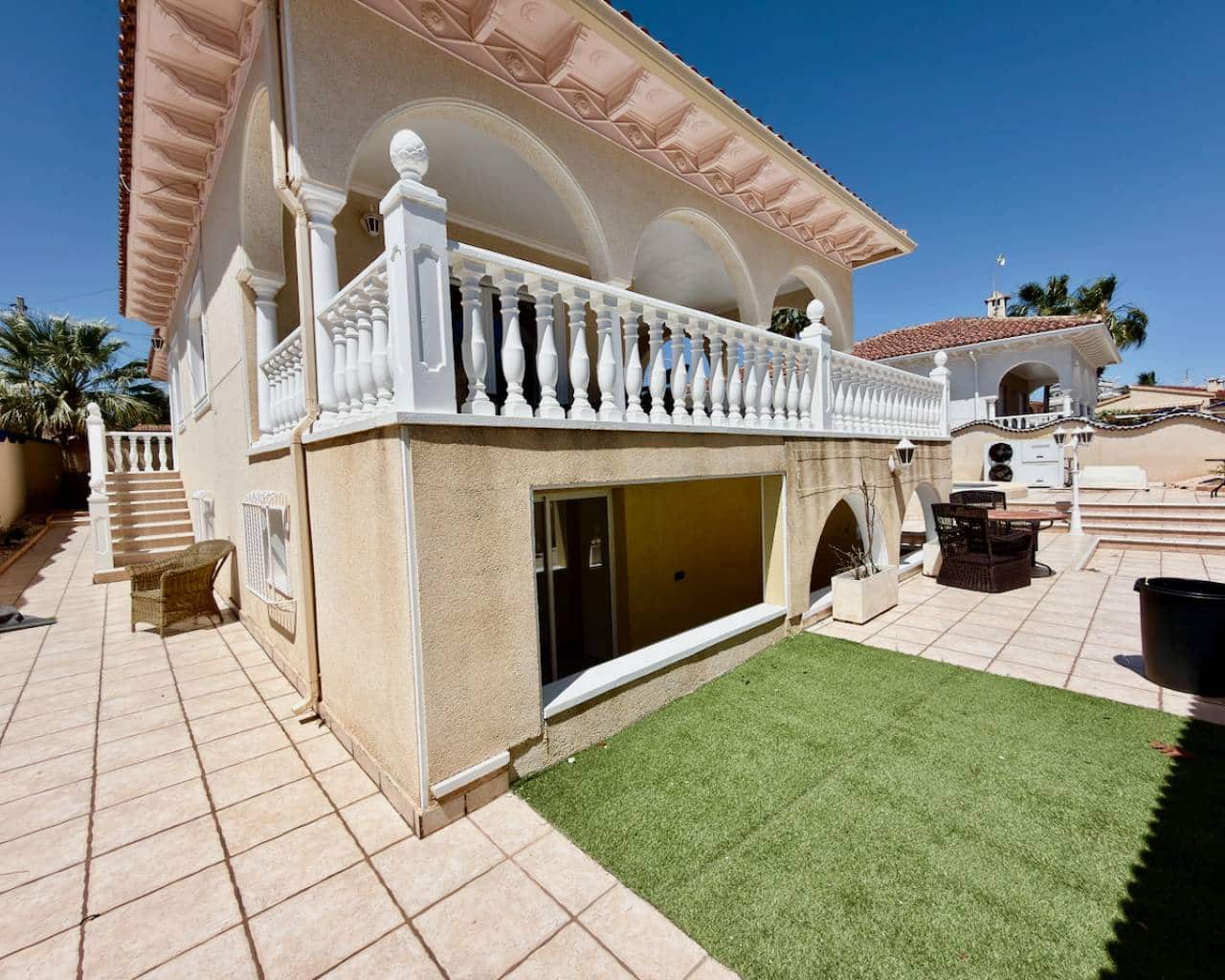 4 bedroom Villa for sale in Ciudad Quesada with pool garage - € 585,000 (Ref: 9827782)