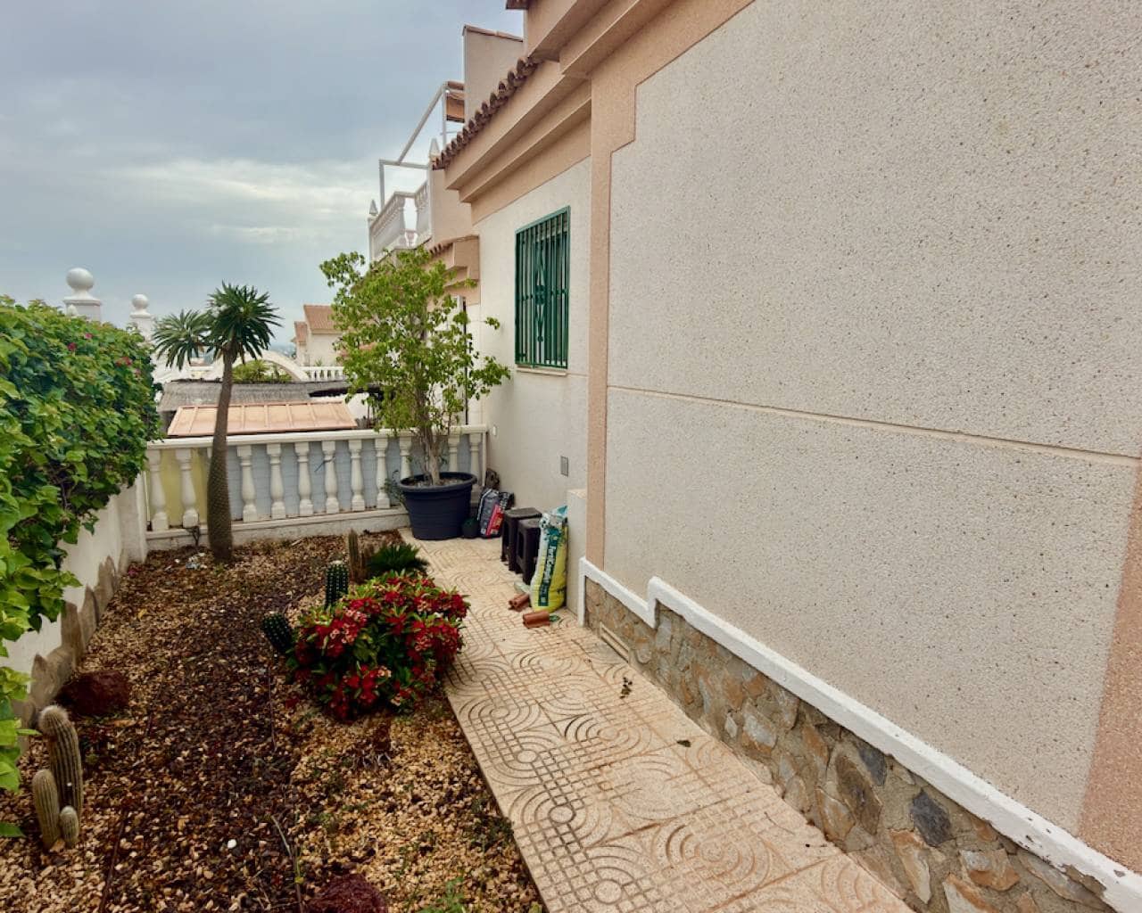 2 soveværelse Villa til salg i Ciudad Quesada med swimmingpool - € 220.000 (Ref: 9944666)