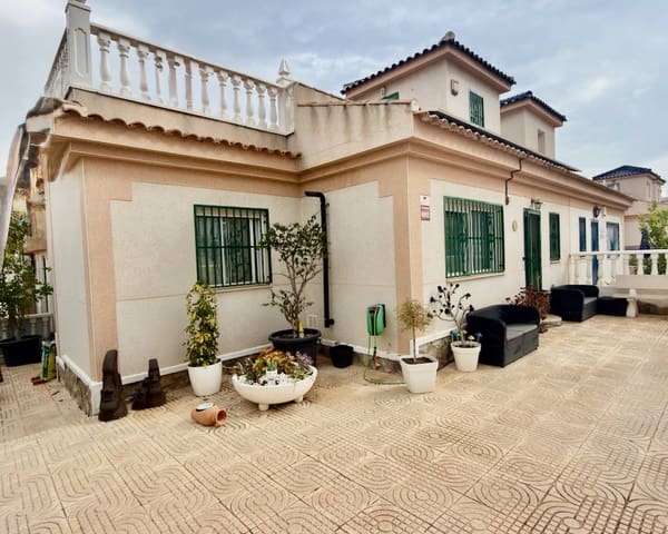 2 bedroom Villa for sale in Ciudad Quesada, Rojales with pool - € 220,000 (Ref: 9944666)