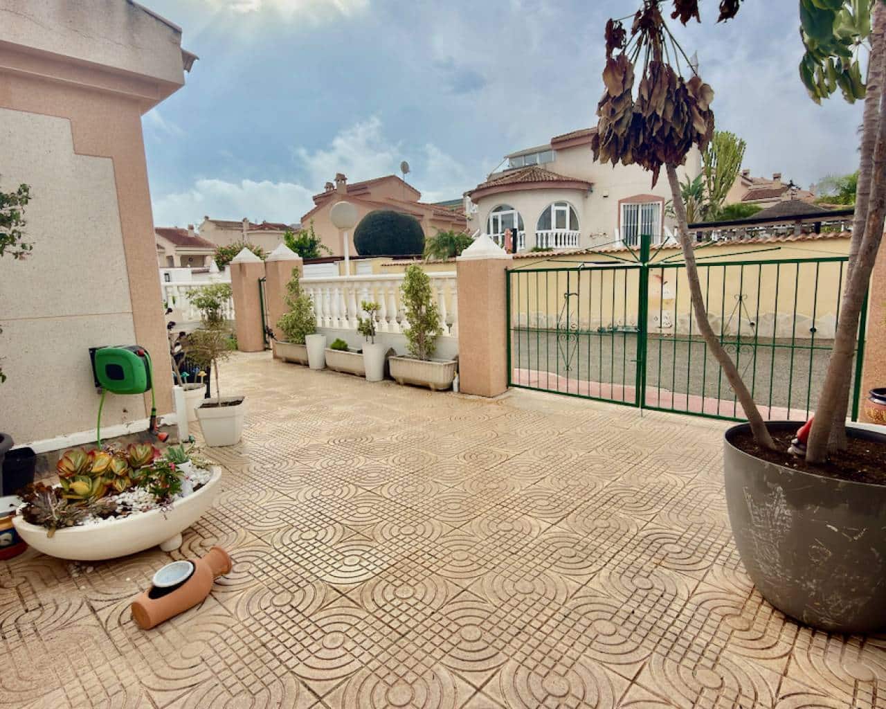 2 soveværelse Villa til salg i Ciudad Quesada med swimmingpool - € 220.000 (Ref: 9944666)