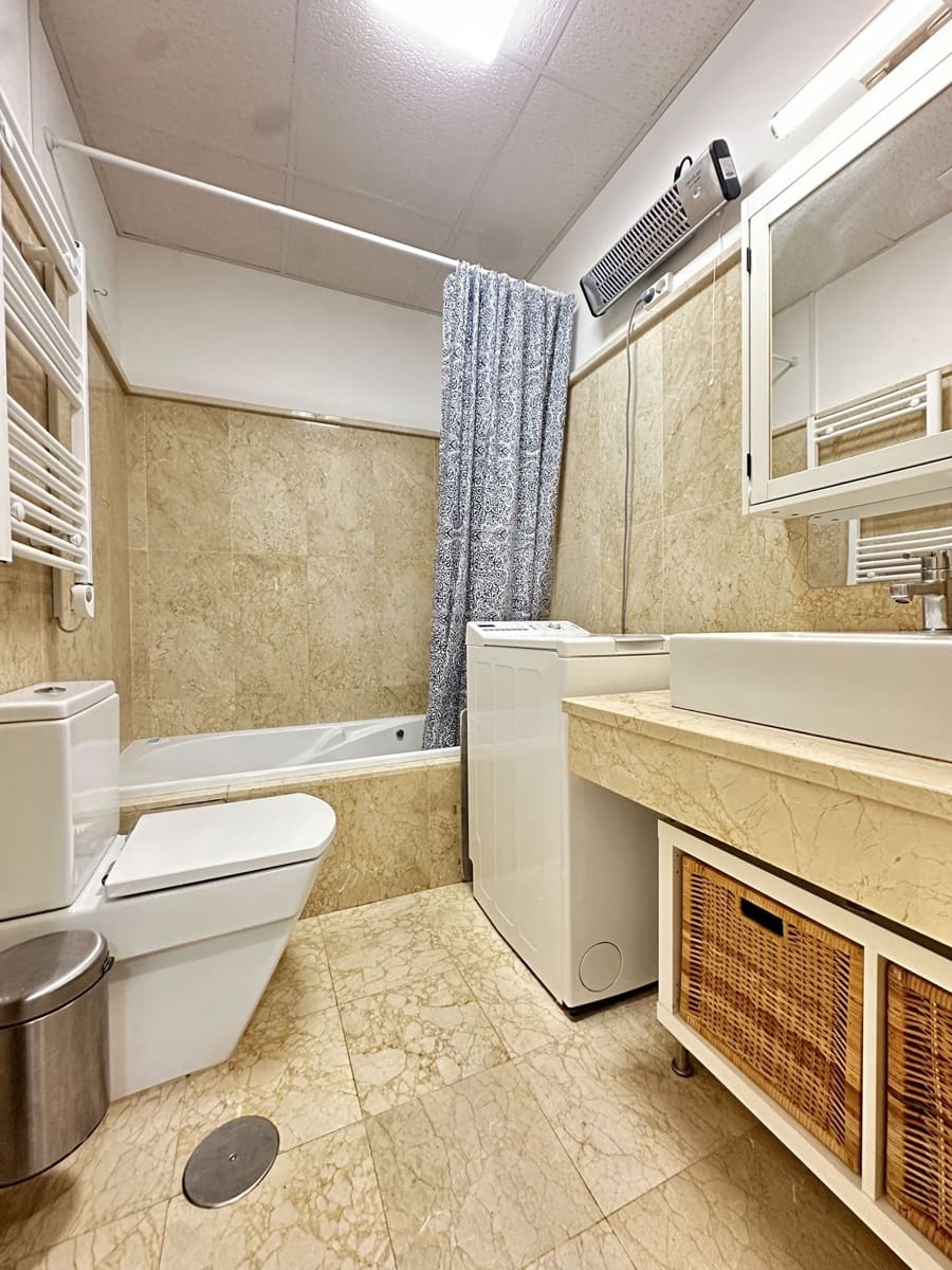 2 bedroom Apartment for sale in Benahavis with pool garage - € 275,000 (Ref: 9296254)