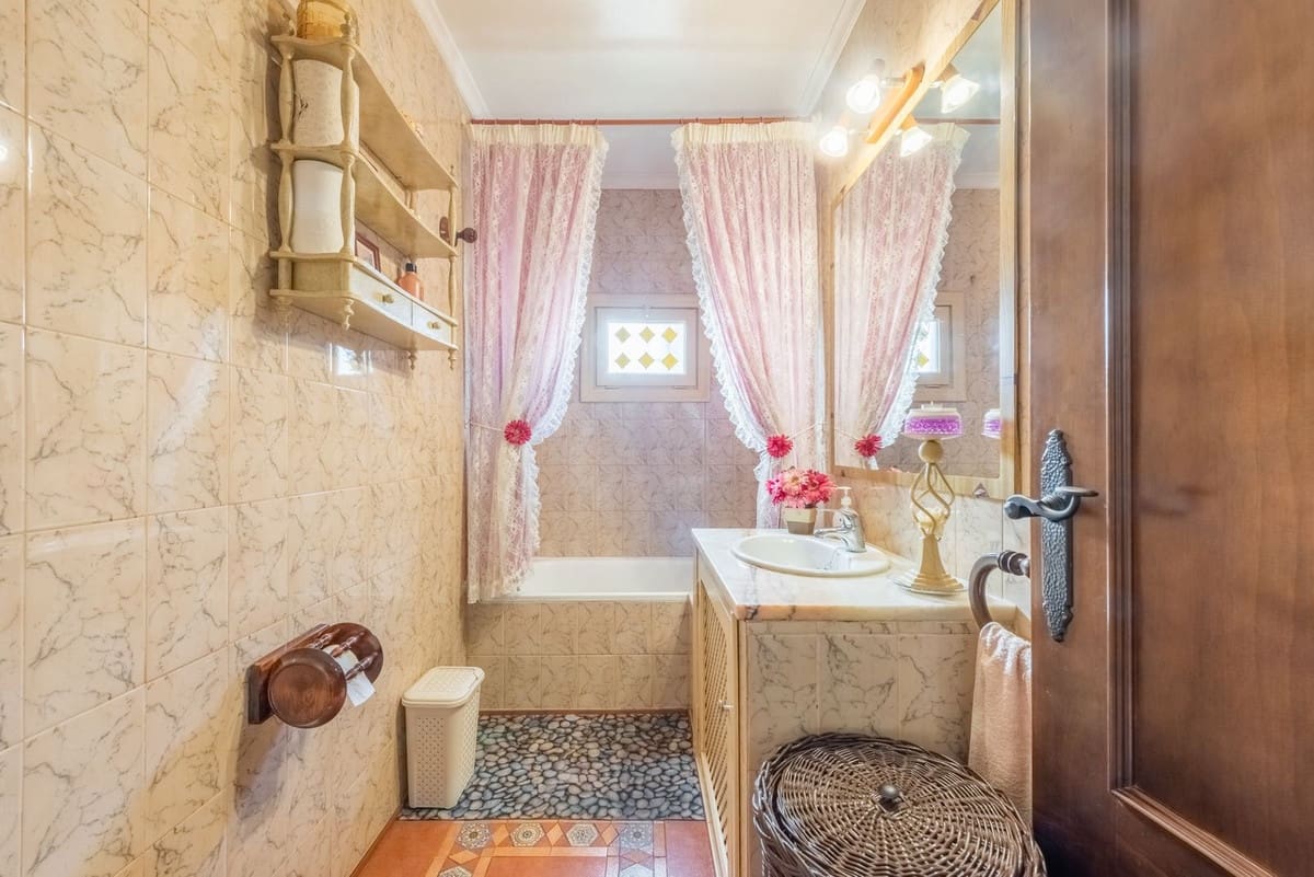 3 bedroom Apartment for sale in Benahavis - € 499,000 (Ref: 9296257)