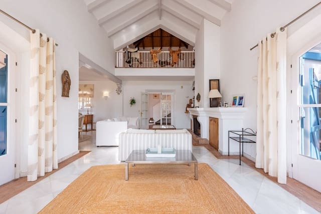 4 bedroom Villa for sale in Benahavís with pool garage - € 2,390,000 (Ref: 9296259)