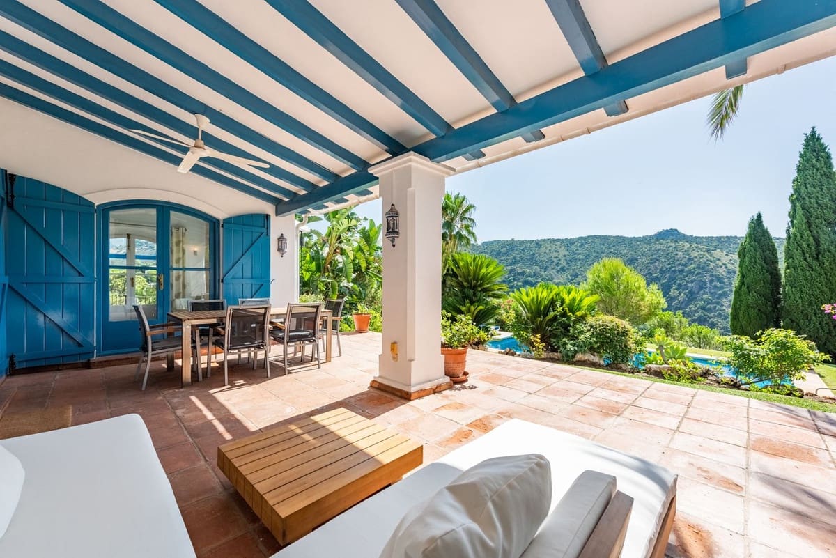 4 bedroom Villa for sale in Benahavis with pool garage - € 2,390,000 (Ref: 9296259)