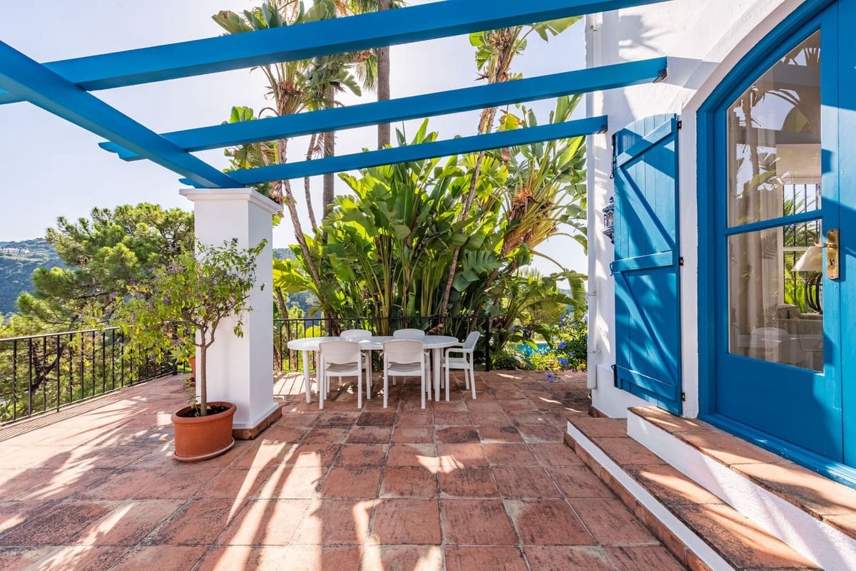 4 bedroom Villa for sale in Benahavis with pool garage - € 2,390,000 (Ref: 9296259)