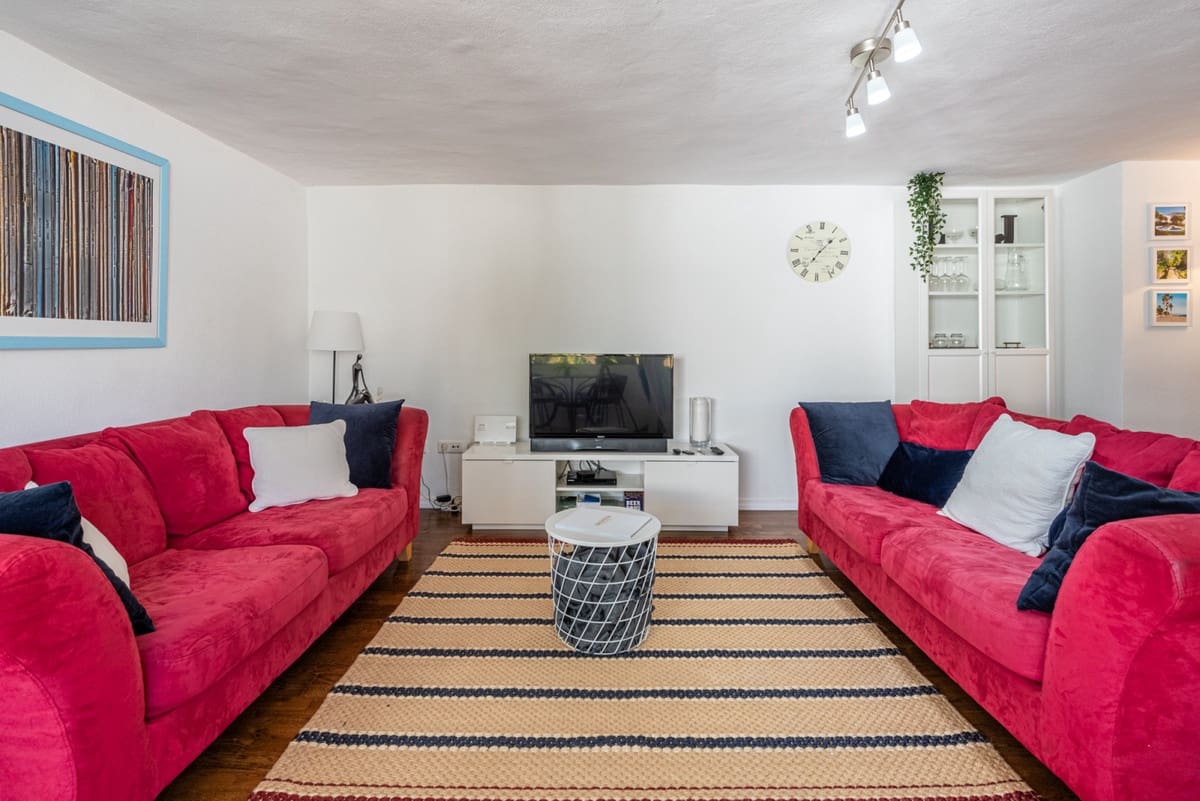 2 bedroom Apartment for sale in Benahavis with pool - € 249,000 (Ref: 9296260)