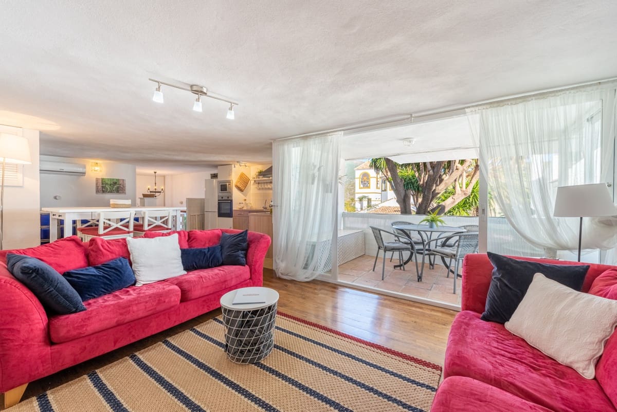 2 bedroom Apartment for sale in Benahavis with pool - € 249,000 (Ref: 9296260)