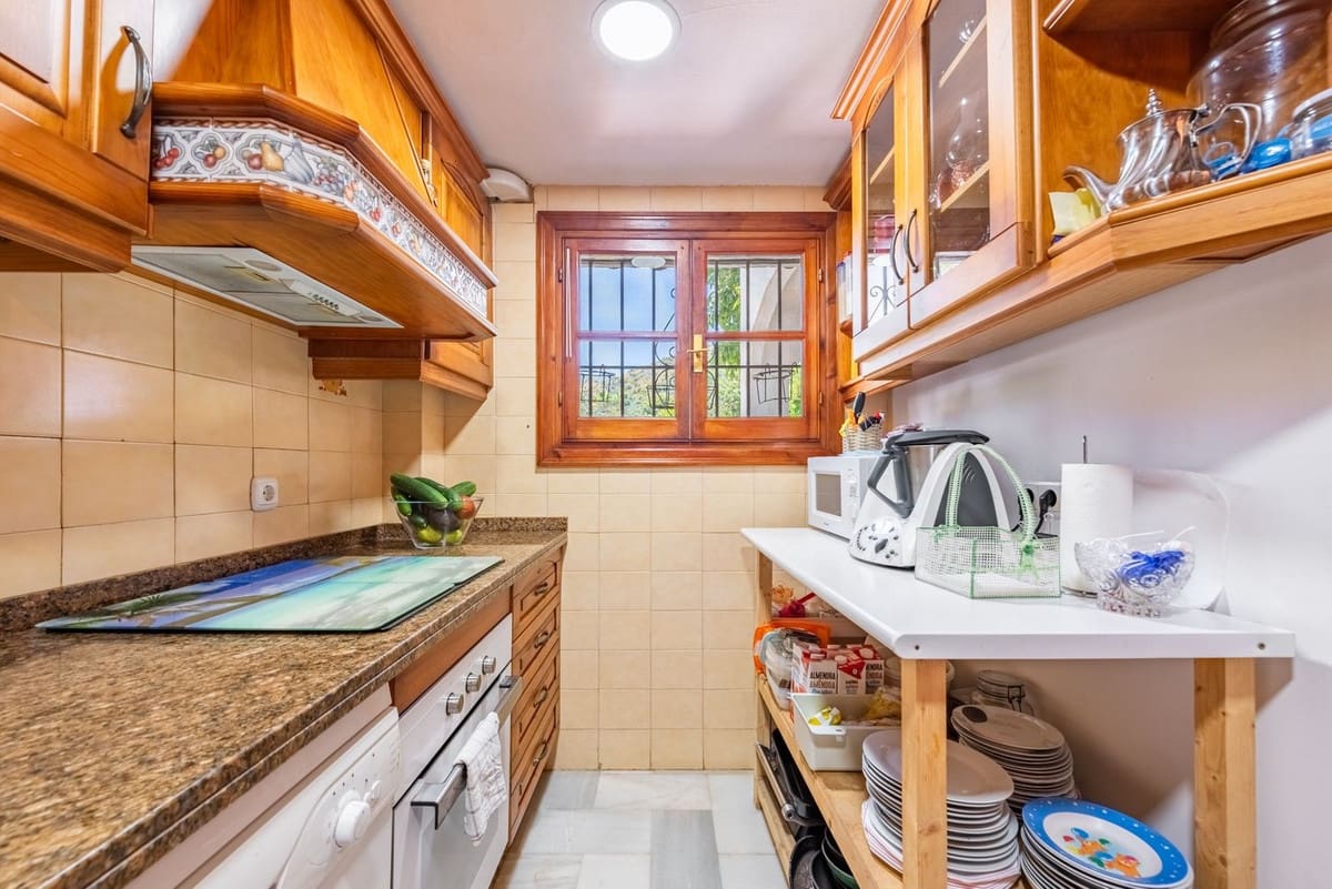 3 sypialnia Dom na sprzedaż w Benahavis z basenem - 490 000 € (Ref: 9296266)