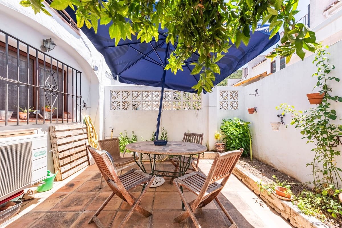 3 sypialnia Dom na sprzedaż w Benahavis z basenem - 490 000 € (Ref: 9296266)