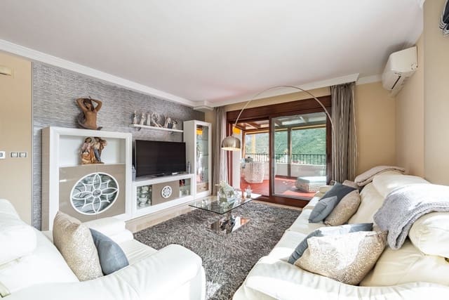 2 bedroom Apartment for sale in Benahavís with garage - € 365,000 (Ref: 9296272)