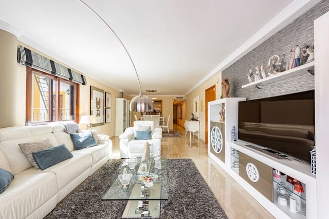 2 bedroom Apartment for sale in Benahavís with garage - € 365,000 (Ref: 9296272)