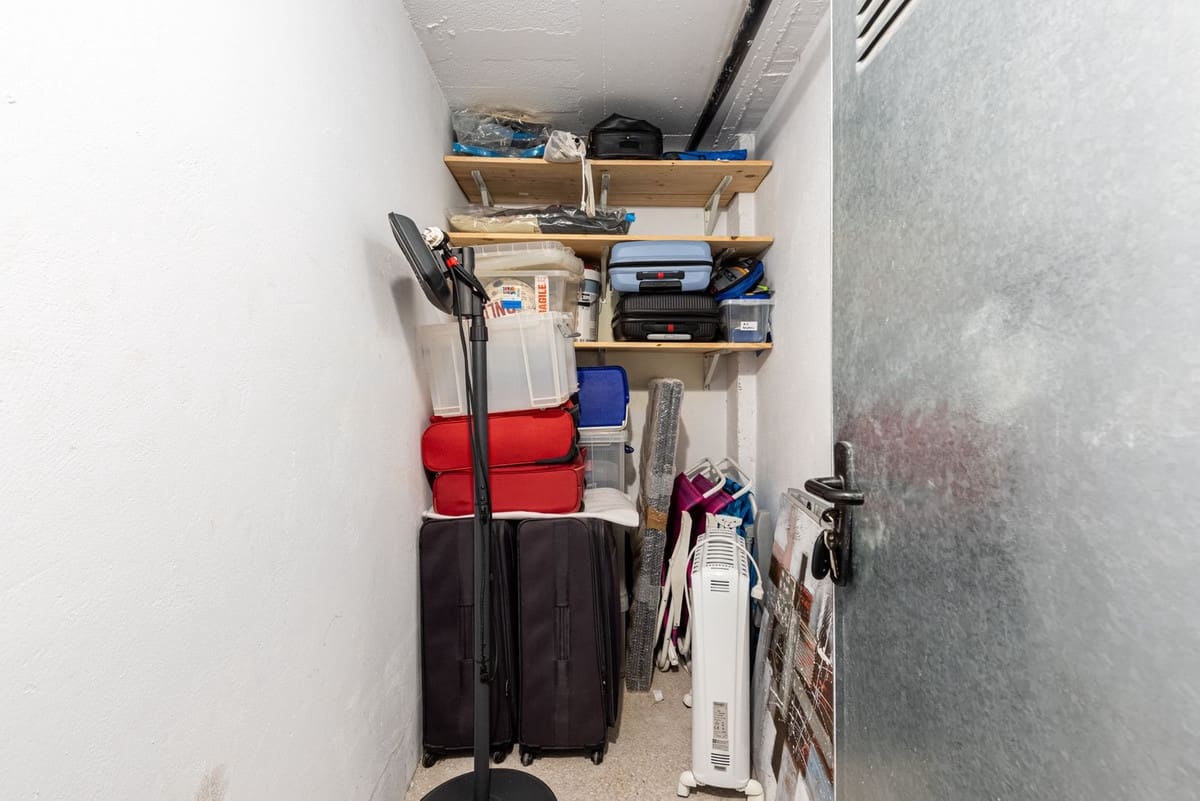 2 bedroom Apartment for sale in Benahavis with garage - € 395,000 (Ref: 9373942)