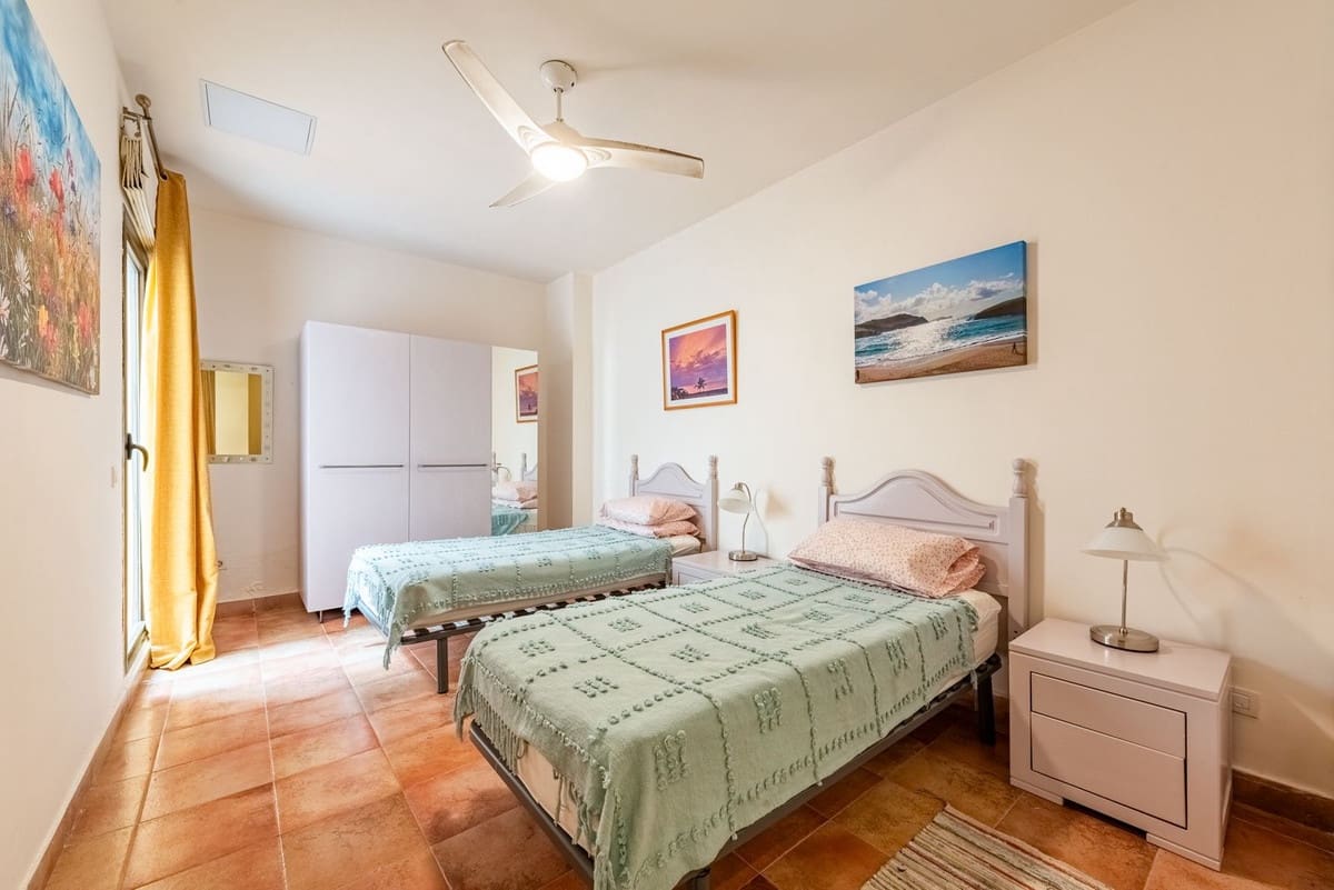 3 bedroom Townhouse for sale in Benahavis with pool garage - € 550,000 (Ref: 9386551)