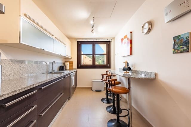 3 bedroom Townhouse for sale in Benahavís with pool garage - € 550,000 (Ref: 9386551)