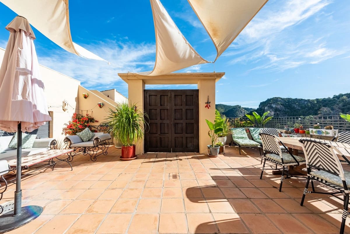 3 bedroom Townhouse for sale in Benahavis with pool garage - € 550,000 (Ref: 9386551)