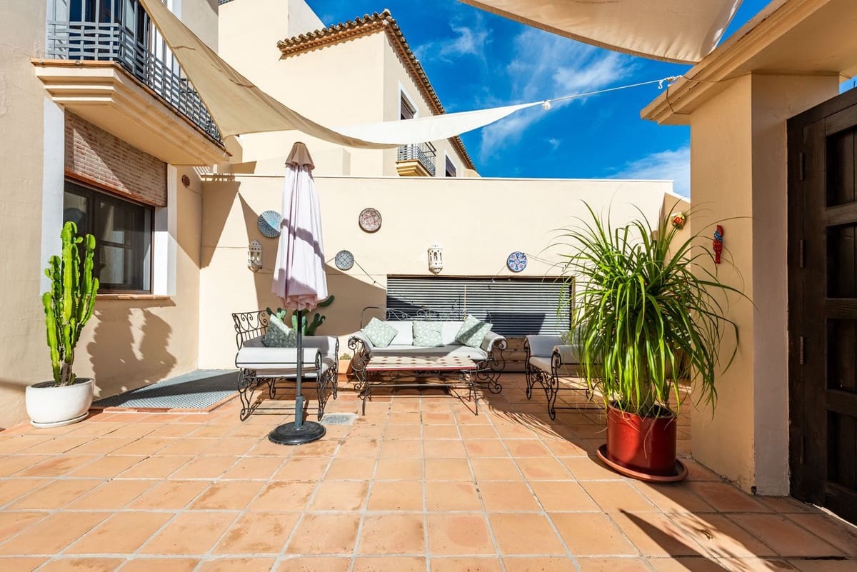 3 bedroom Townhouse for sale in Benahavis with pool garage - € 550,000 (Ref: 9386551)