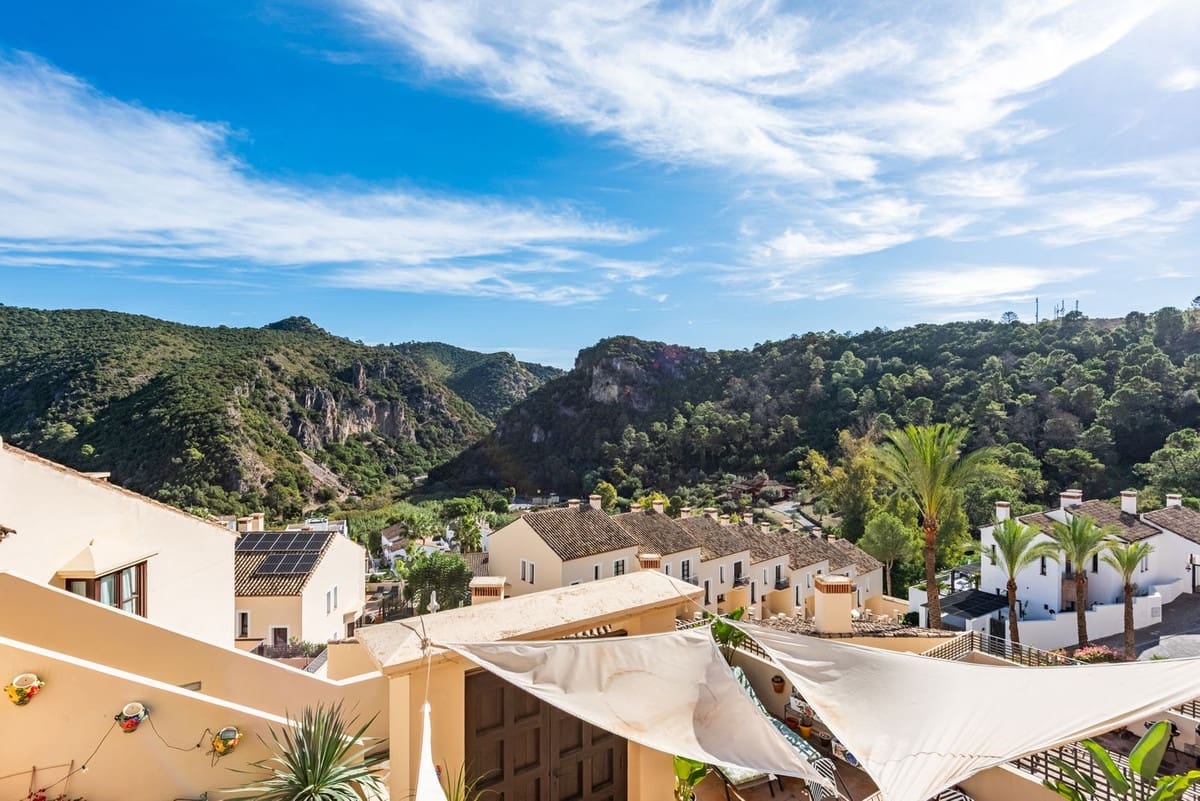 3 bedroom Townhouse for sale in Benahavis with pool garage - € 550,000 (Ref: 9386551)