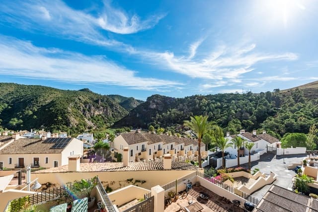 3 bedroom Townhouse for sale in Benahavís with pool garage - € 550,000 (Ref: 9386551)