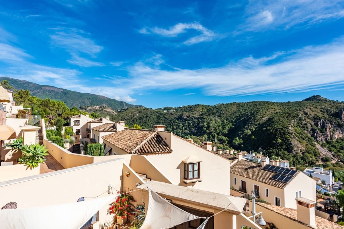 3 bedroom Townhouse for sale in Benahavis with pool garage - € 550,000 (Ref: 9386551)