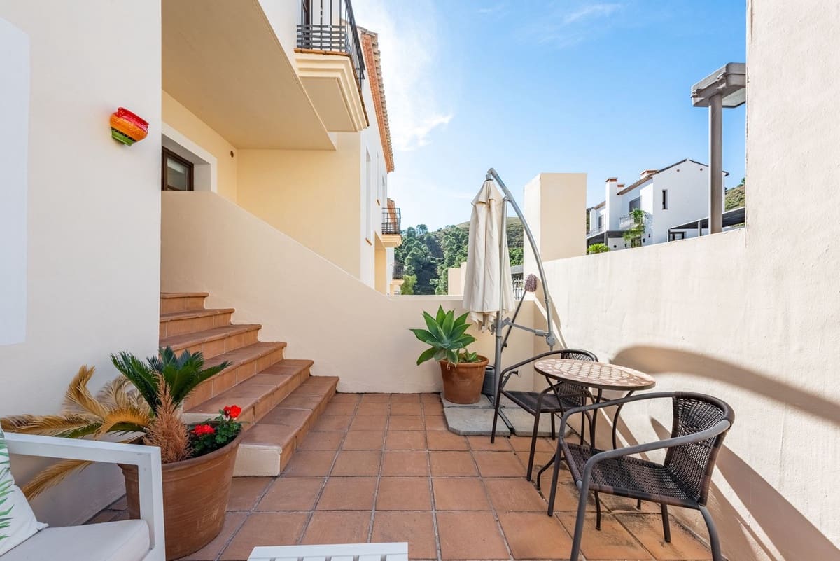 4 sypialnia Dom na sprzedaż w Benahavis z basenem garażem - 640 000 € (Ref: 9395318)