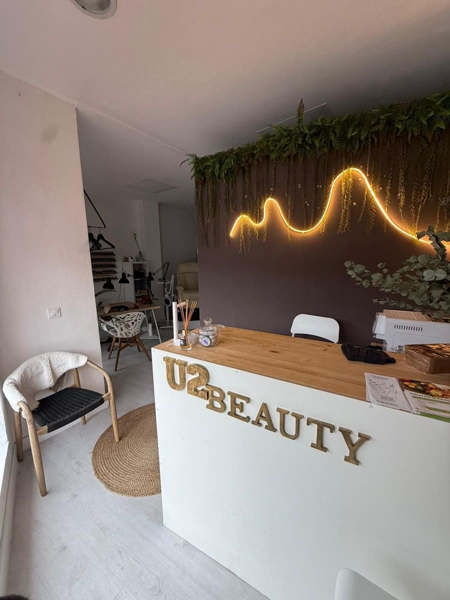 Commercial for sale in Benahavis - € 120,000 (Ref: 9431796)