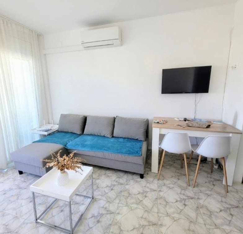 1 slaapkamer Strandappartement te koop in Roses met zwembad - € 162.000 (Ref: 10012156)