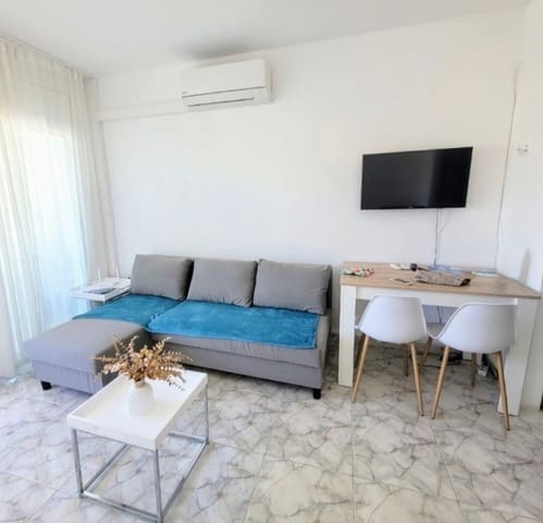 1 slaapkamer Strandappartement te koop in Santa Margarida, Roses met zwembad - € 162.000 (Ref: 10012156)
