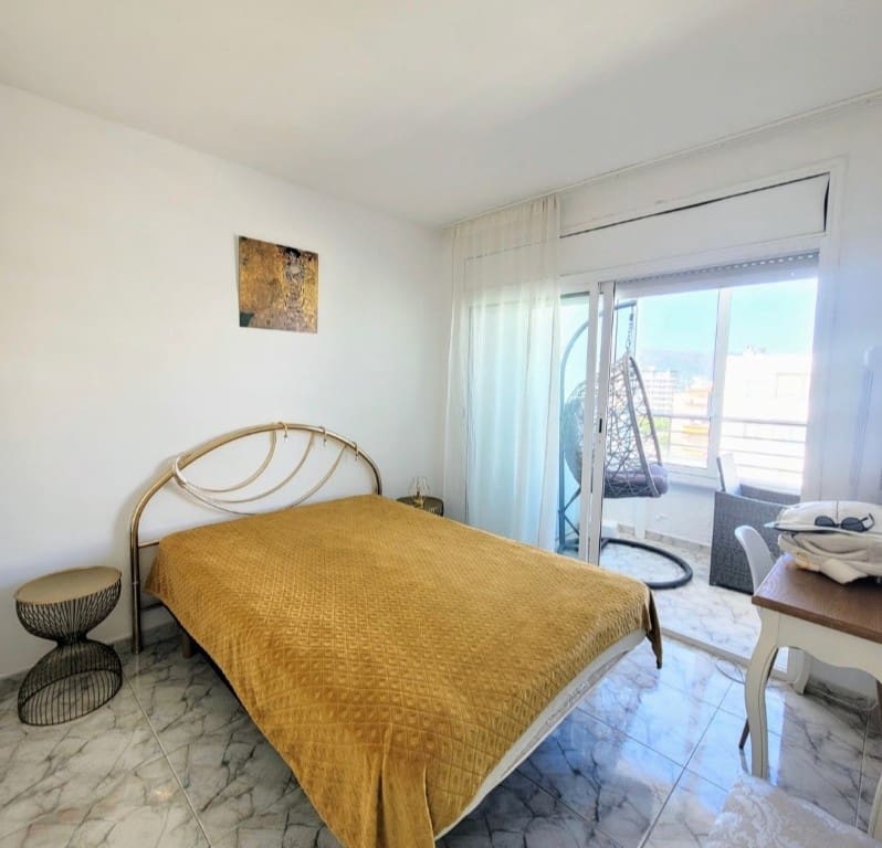 1 slaapkamer Strandappartement te koop in Roses met zwembad - € 162.000 (Ref: 10012156)