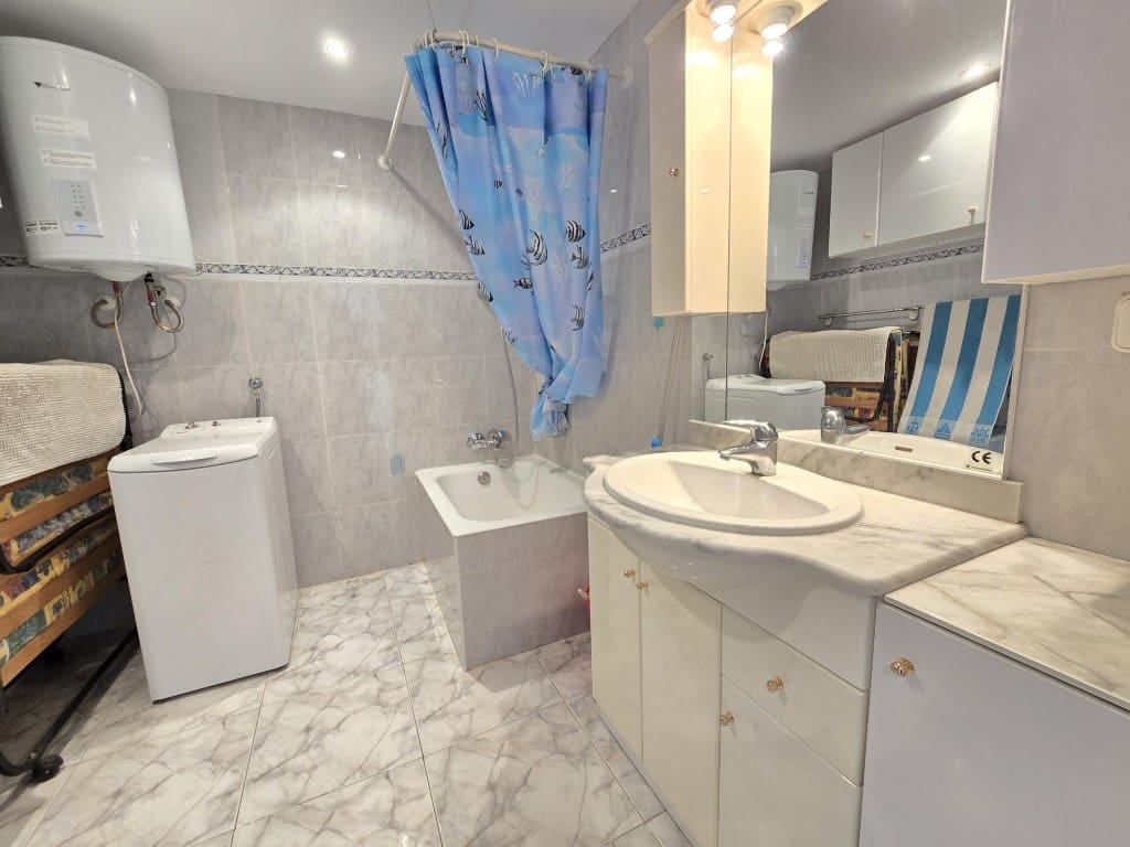 1 quarto Apartamento de Praia para venda em Roses com piscina - 162 000 € (Ref: 10012156)