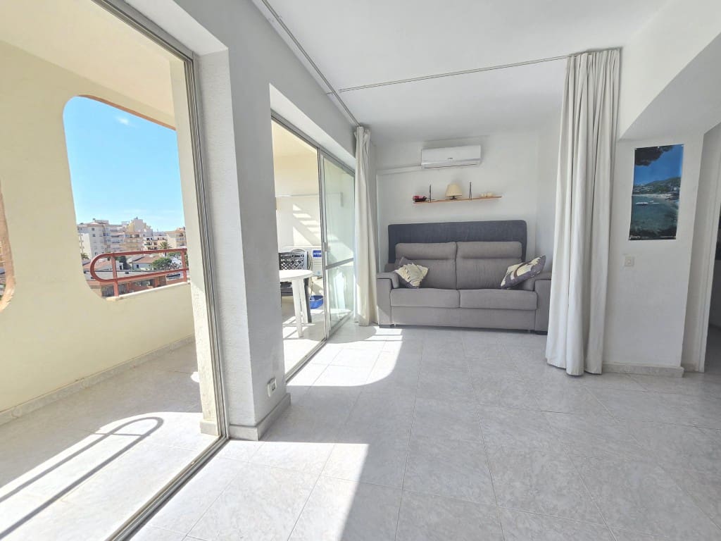 1 Zimmer Strandapartment zu verkaufen in Roses mit Pool - 127.000 € (Ref: 10019407)