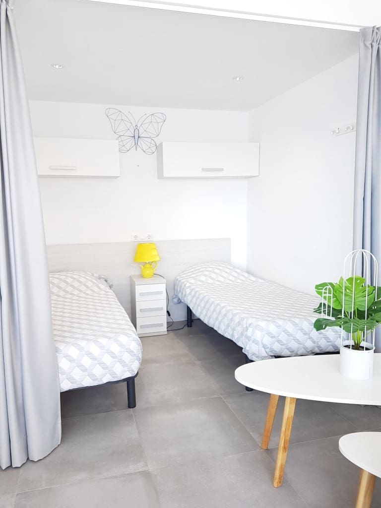 2 bedroom Beach Apartment for sale in Roses with pool - € 300,000 (Ref: 10044081)