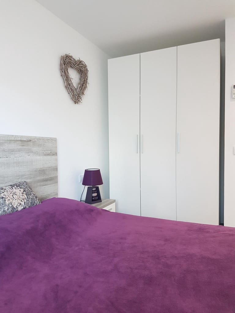 2 bedroom Beach Apartment for sale in Roses with pool - € 300,000 (Ref: 10044081)
