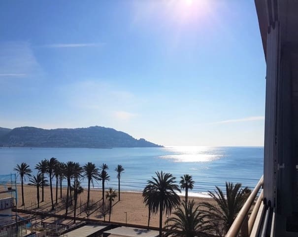 2 bedroom Beach Apartment for sale in Santa Margarida, Roses with pool - € 300,000 (Ref: 10044081)