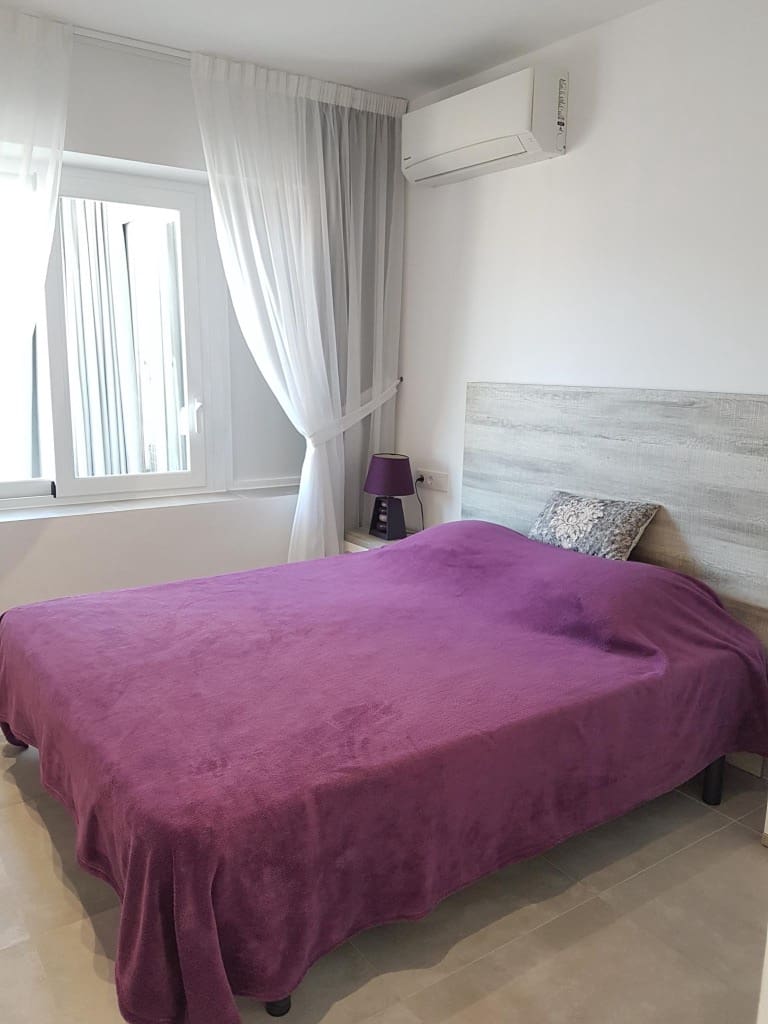 2 bedroom Beach Apartment for sale in Roses with pool - € 300,000 (Ref: 10044081)