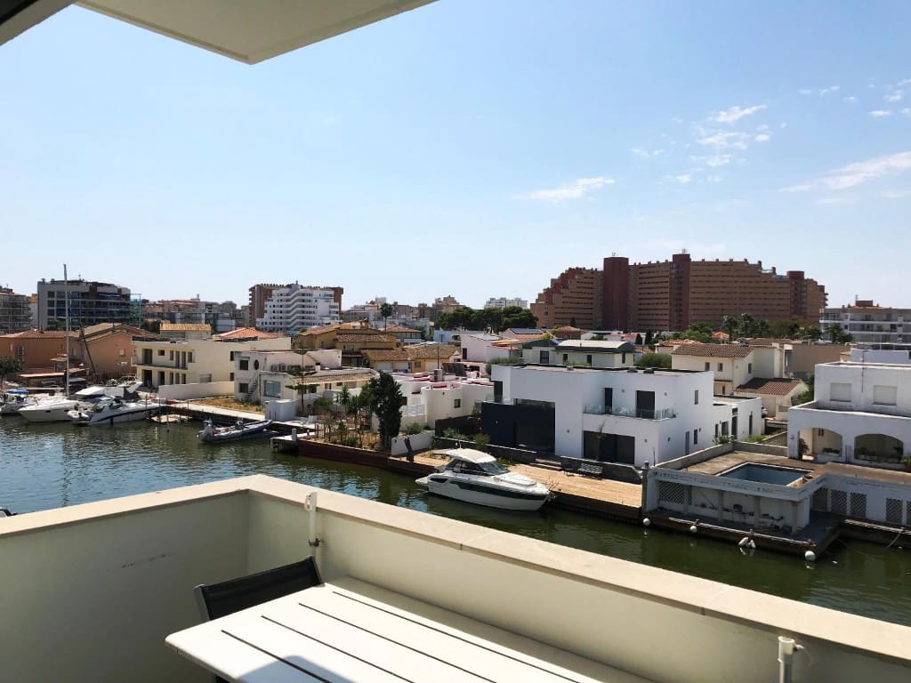 3 soveværelse Lejlighed til salg i Roses med swimmingpool garage - € 285.000 (Ref: 10156881)