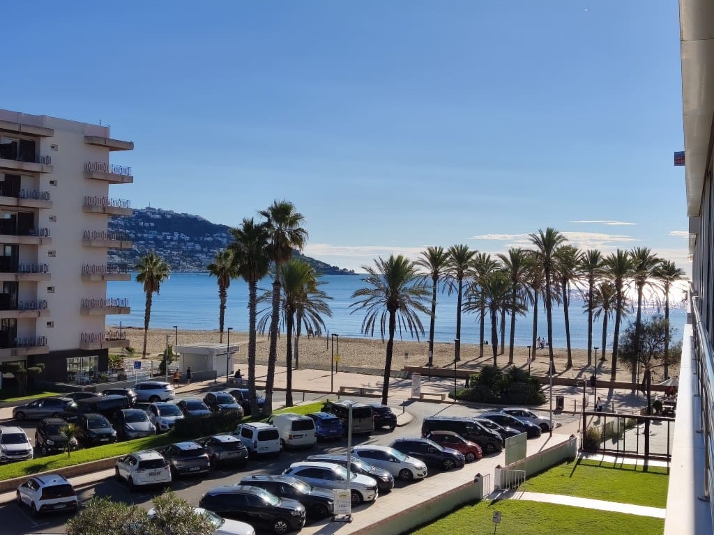 2 camera da letto Appartamento sulla Spiaggia in vendita in Roses con piscina - 244.000 € (Rif: 10183439)