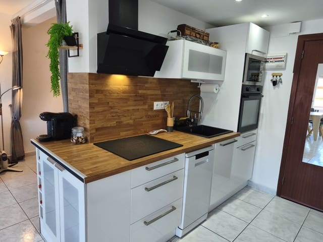 2 camera da letto Appartamento sulla Spiaggia in vendita in Santa Margarida, Roses con piscina - 244.000 € (Rif: 10183439)